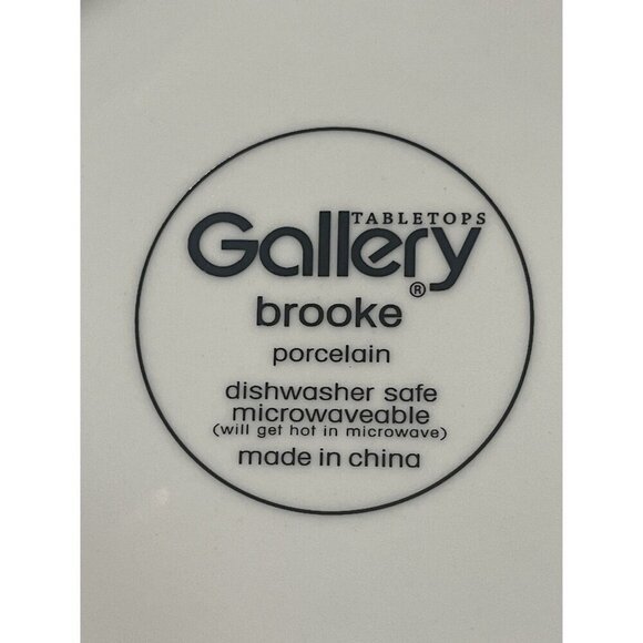 Tabletops Gallery Brooke Porcelain Plates - Set Of 4 Dishwasher & Microwave Safe - Picture 3 of 3